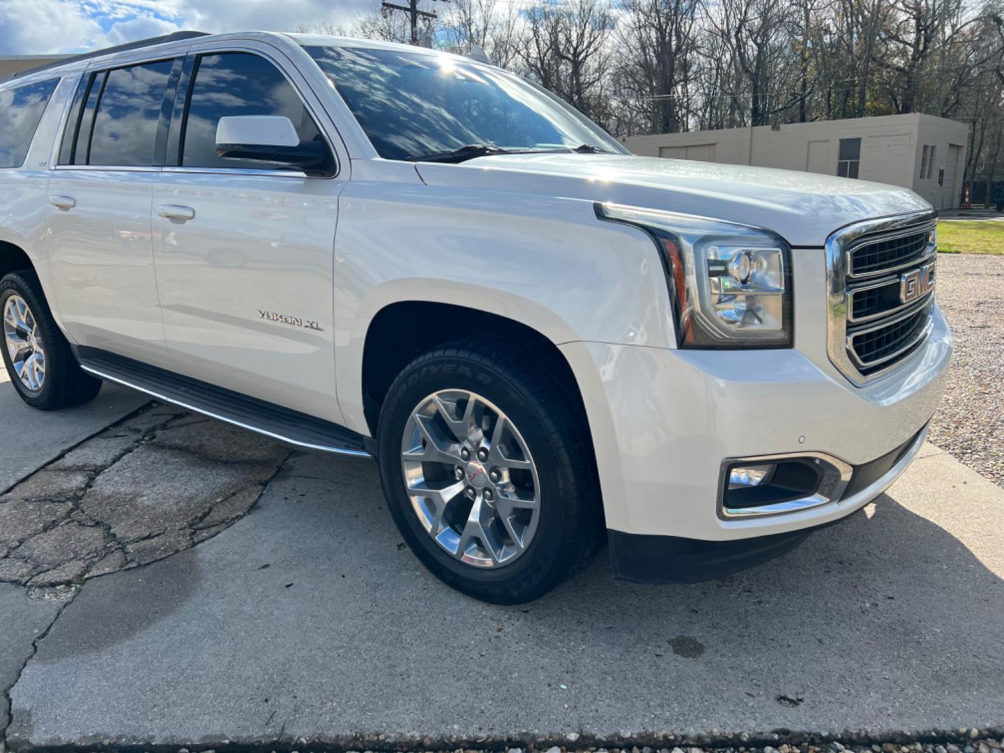 2015 W. Diamond /Tan GMC Yukon XL SLT (1GKS1HKC4FR) with an 5.3L V8 engine, Automatic transmission, located at 4520 Airline Hwy, Baton Rouge, LA, 70805, (225) 357-1497, 30.509325, -91.145432 - 2015 GMC Yukon XL SLT 5.3 V8 Gas, 156K Miles, All Power, Heated & Cooled Leather Seats, Sunroof, Dual DVD, 7 Passenger Seating, Tow Pkg. NO IN HOUSE FINANCING. FOR INFO PLEASE CONTACT JEFF AT 225 357-1497 CHECK OUT OUR A+ RATING WITH THE BETTER BUSINESS BUREAU WE HAVE BEEN A FAMILY OWNED AND OPERATE - Photo#3